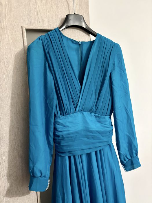 Vand rochie lunga de ocazie