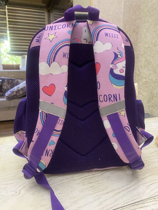 Школьный рюкзак, портфель