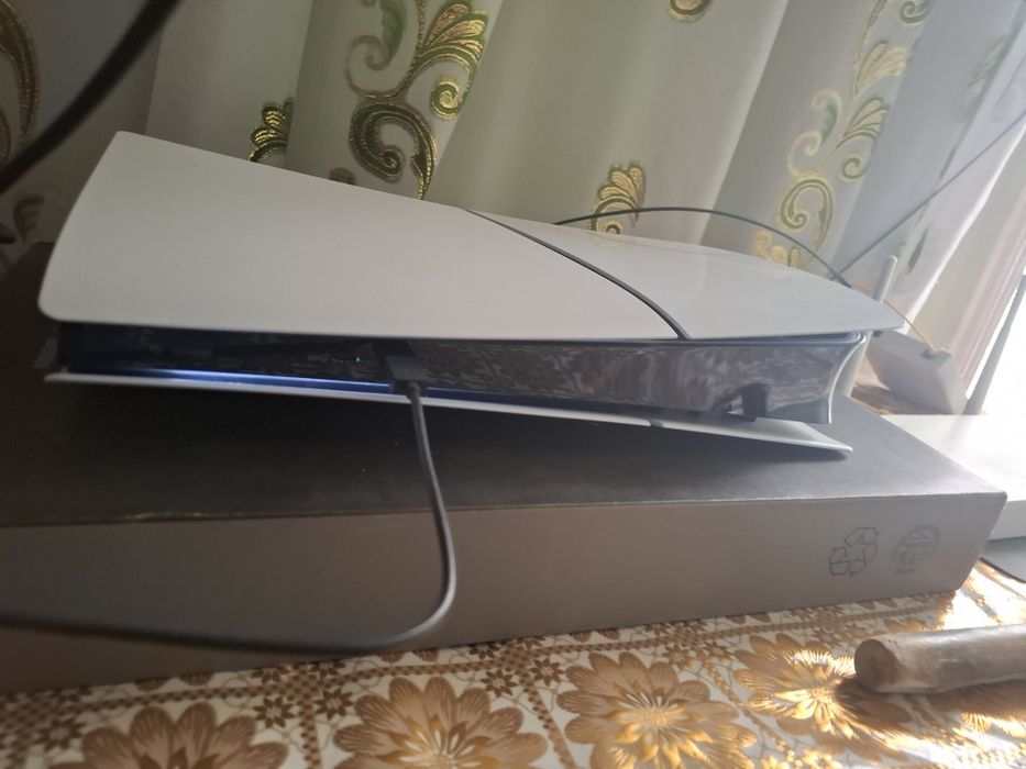 Play station 5 sotiladi xolati ideal 1 ta joyistik oʻyinlar yoʻq