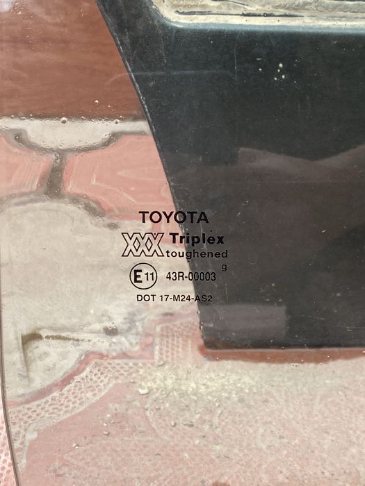 Продаётся дверь Toyota Carina E