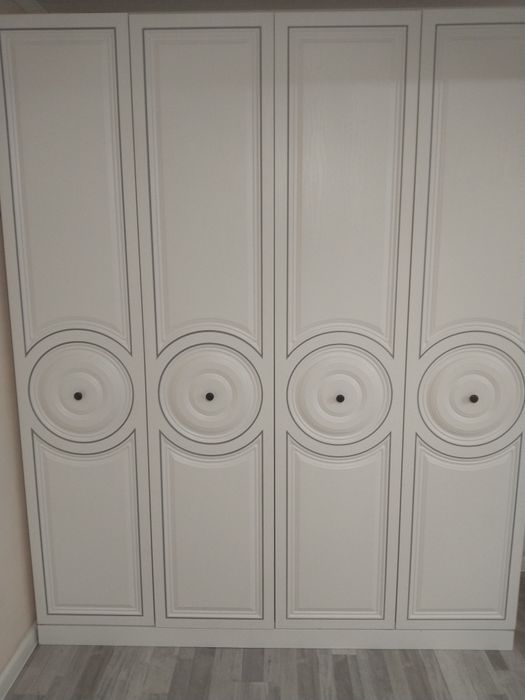 Срочно продается шкаф