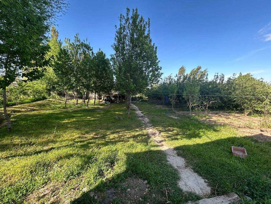 Uy sotiladi yarim gektar+ / Yangiyul Xalqabod