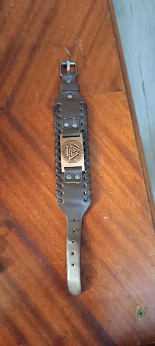 Браслет на руку б.у
