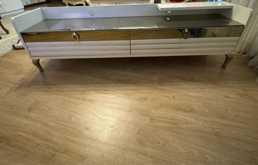 Подставка для телевизора