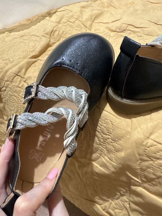 Черные туфли для девочки