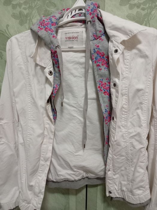 Продам куртку стильную