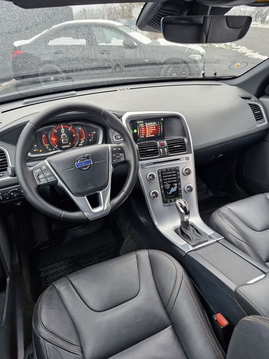 Volvo xc 60 ,190cp,full an 2017