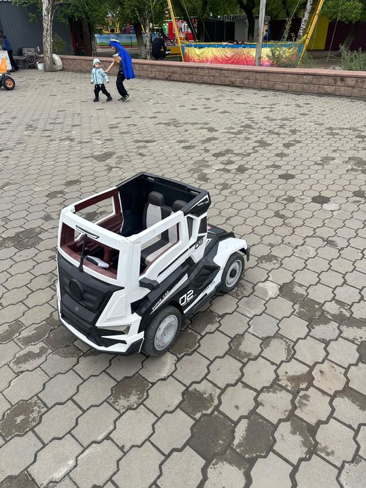 Детский электромобиль