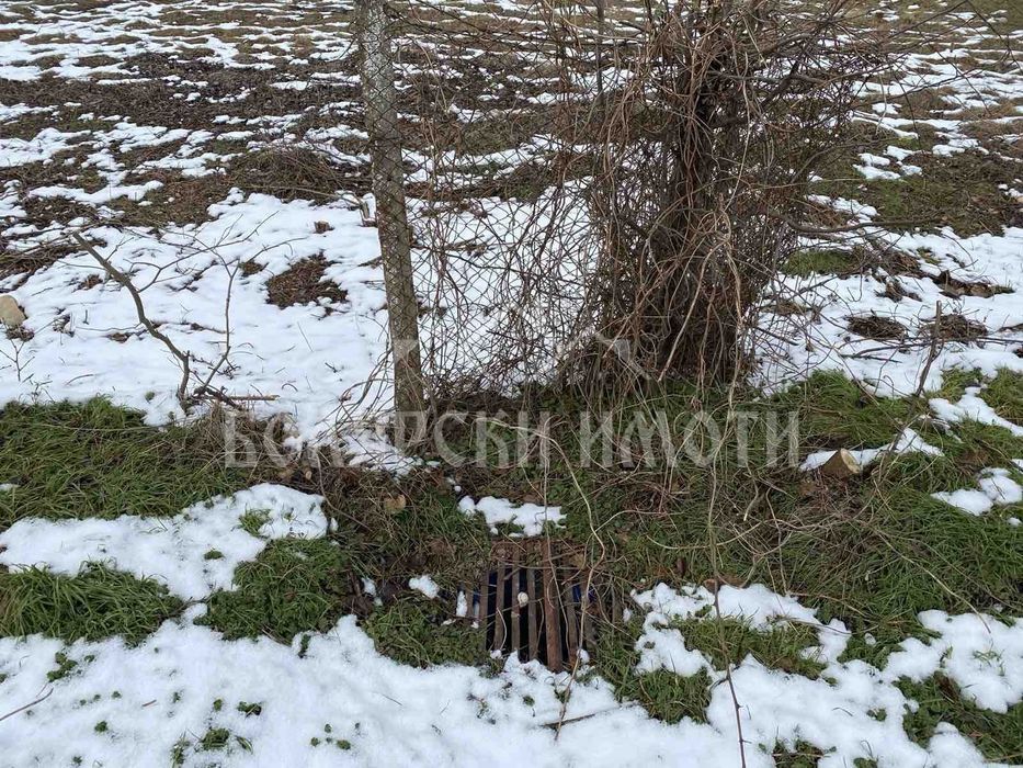 Южен парцел в село Първомайци