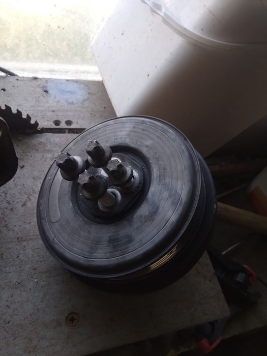 Двигател на части 651 мерцедес 220 плюс двигател пежо 1.6 нди 2011г 20