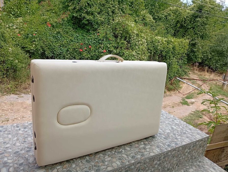 Масажна кушетка + книга