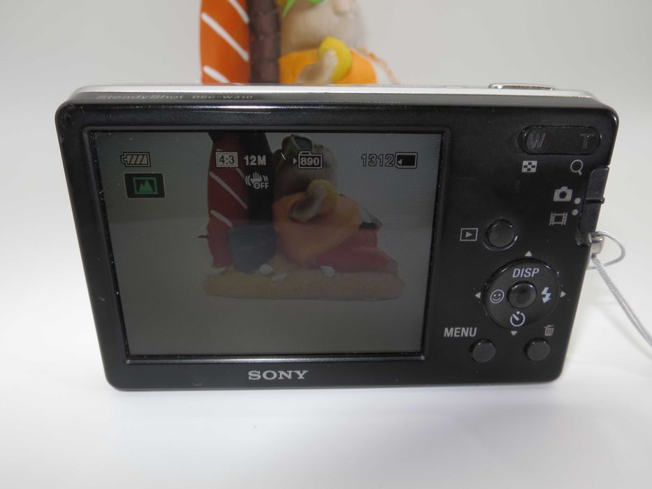 Sony Cyber-shot DSC W310 ултра компактен фотоапарат в сребърен метален корпус, цифрова камера в чудесно състояние, пълен комплект, работи отлично