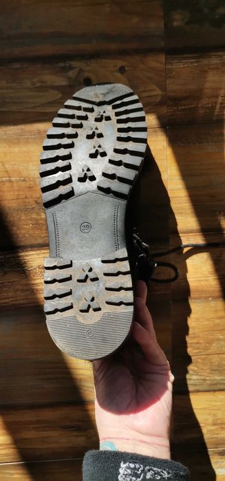 Дамски елегантни боти с естествен пух.