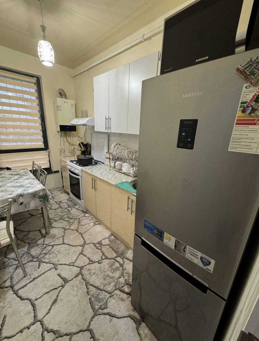 Яшнабод 2 хонали квартира сотилади 1-етаж