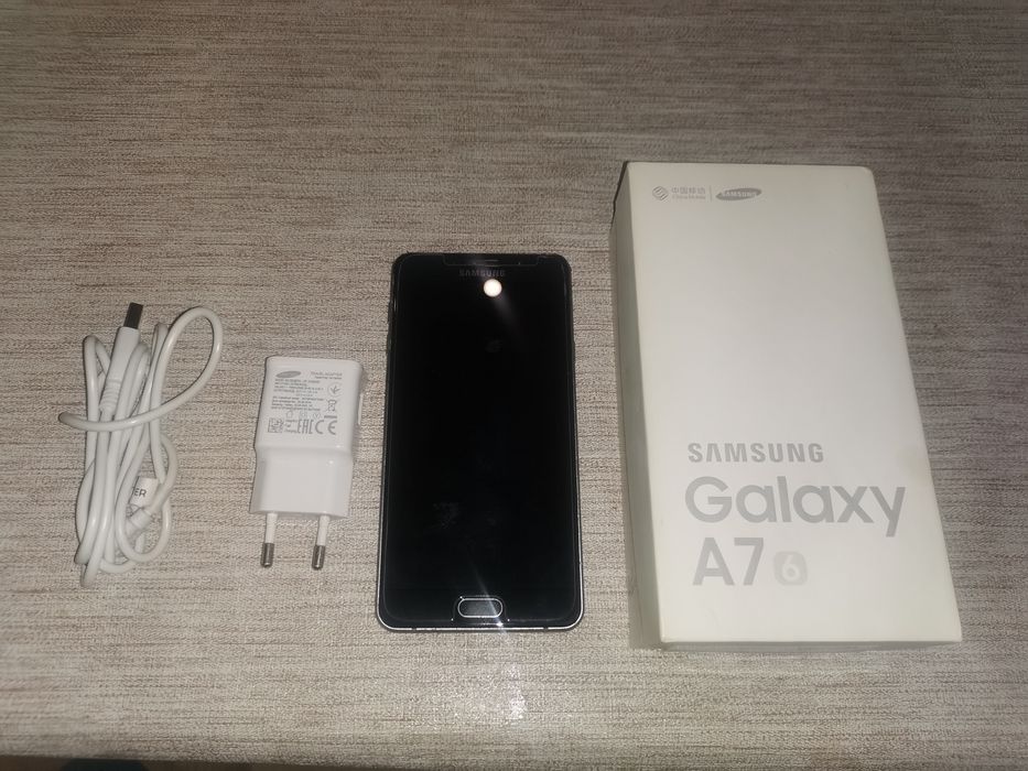 Продавам Samsung Galaxy A7