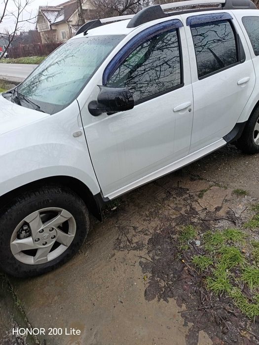 Vând Dacia Duster