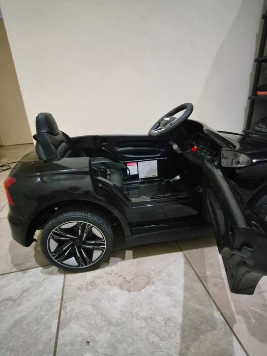 Акумулаторна кола Audi RS E–tron