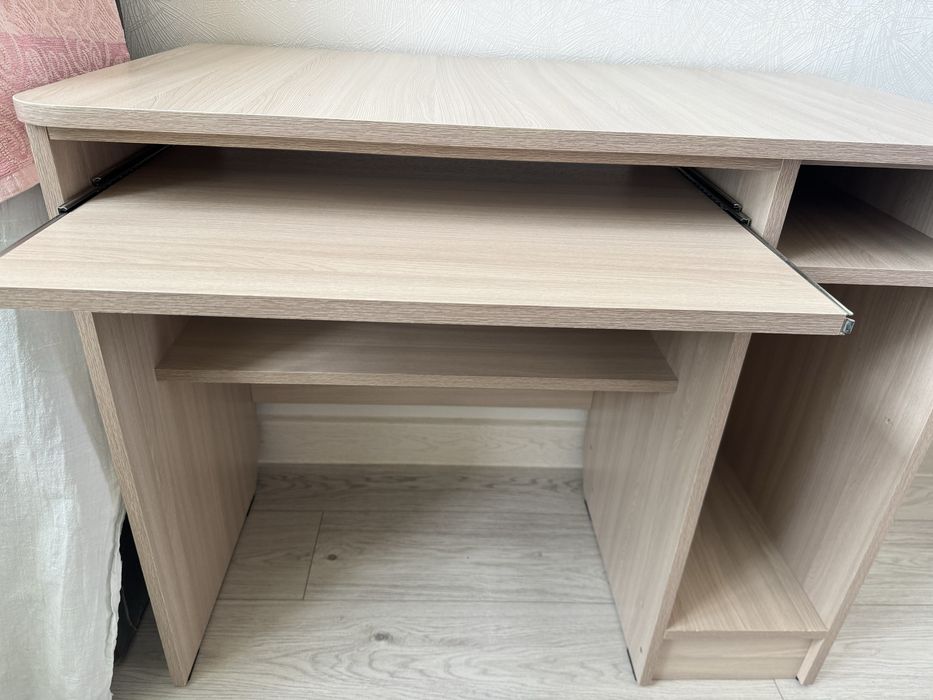 Продаю компьютерный стол