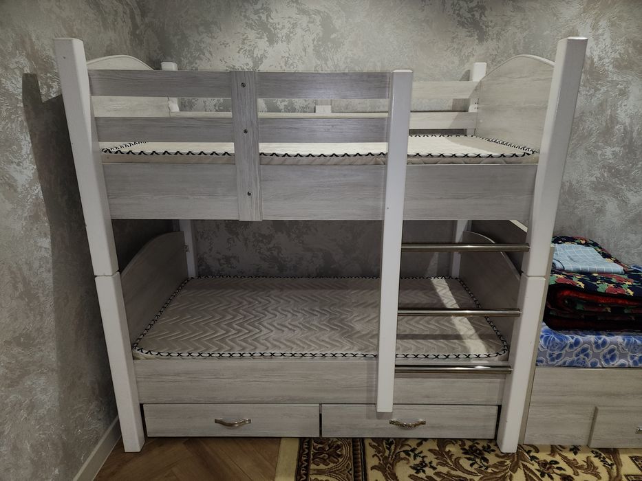 Продаётся 2 этажный кровать