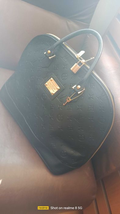 Дамска чанта Louis Vuitton за 60 лв.