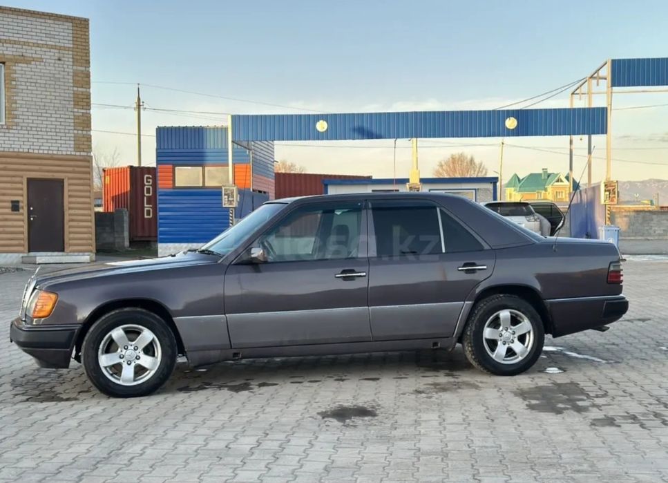 Продам мерседес 124 в идеале