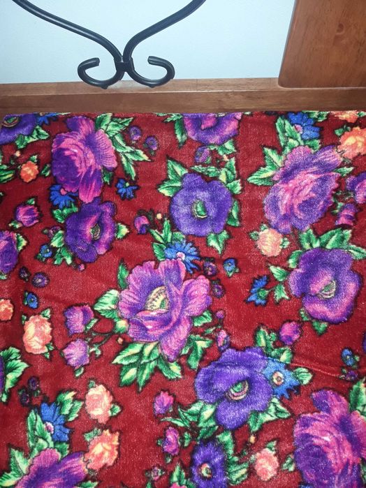 отрезы тканей разных