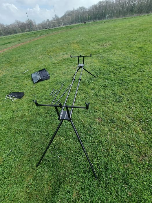 Шаранджийска стойка Delphin RPX-4 + 2 комплекта крака