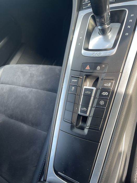 Se vinde complet sau dezmembrez Porsche Boxster 718