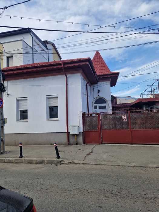 Închiriez casa spatiu comercial la intrarea in Piata Centrala Craiova