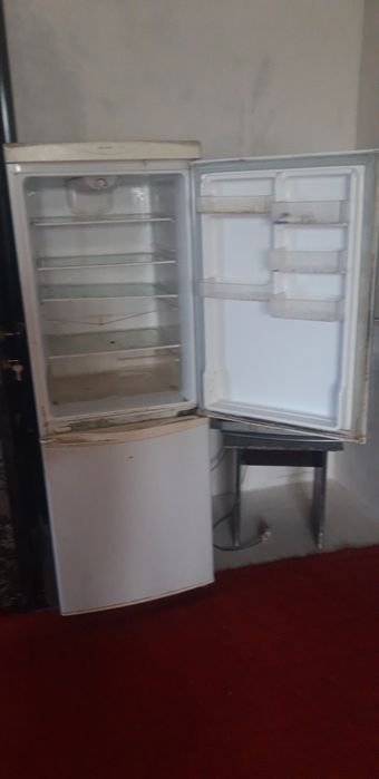 Холодильник LG сатылады.