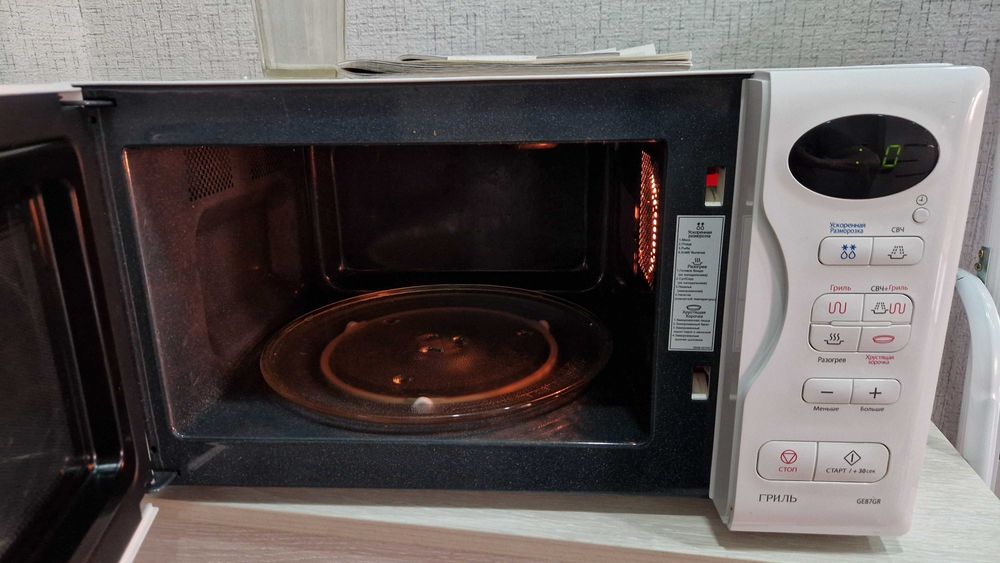Продам микроволновую печь