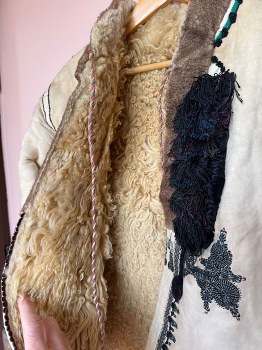 Cojoc tradițional de dama – Handmade Mărginimea Sibiului.