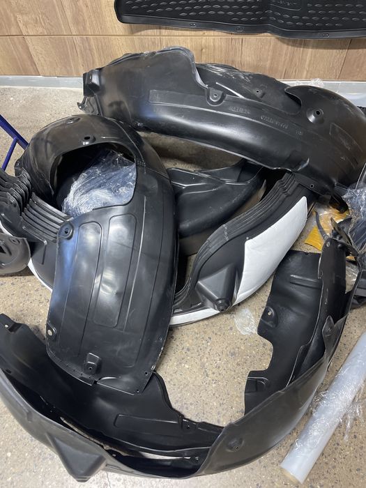 Подкрылки Локеры Подкрыльник