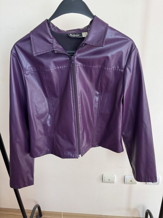 Лилаво кожено яке