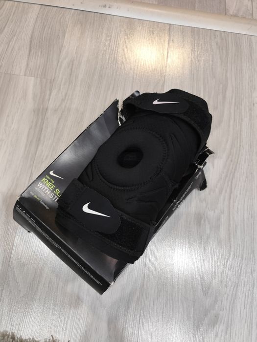 Наколенка Nike Knee Sleeve