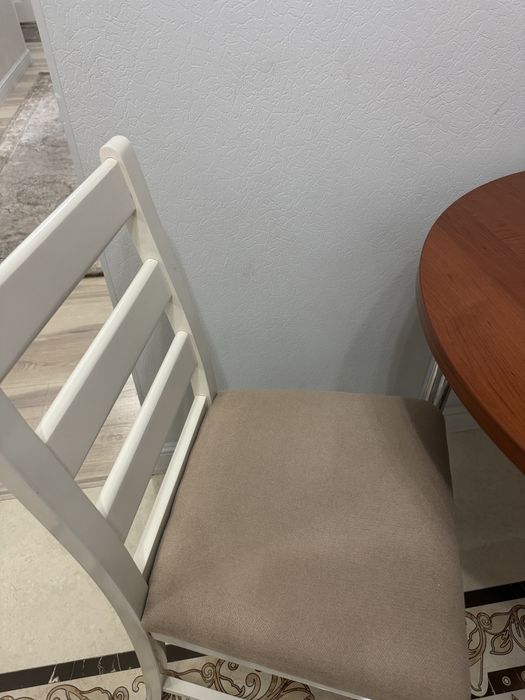 Стул кухонный четыре штуки