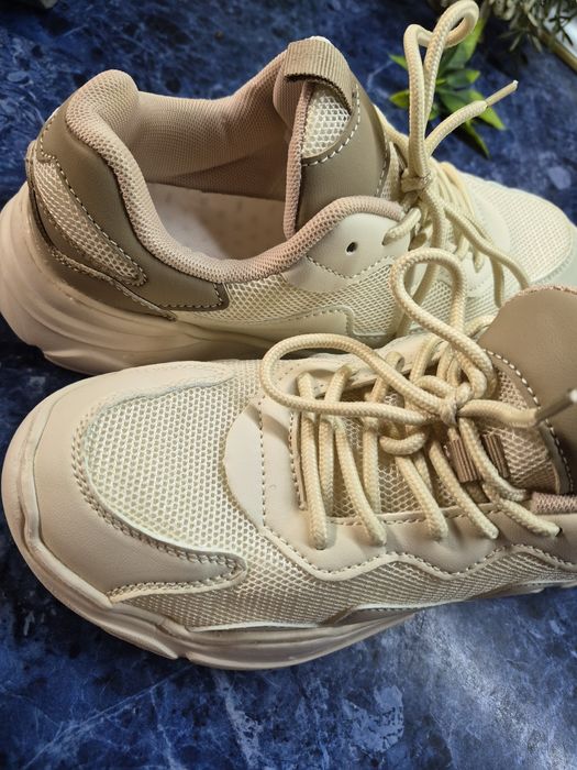 Кроссовки летние,дышащие