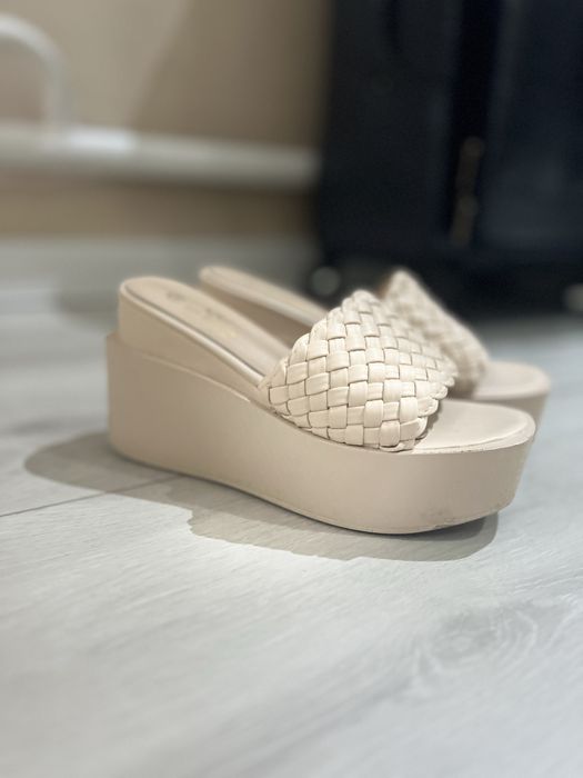 Летняя женская обувь