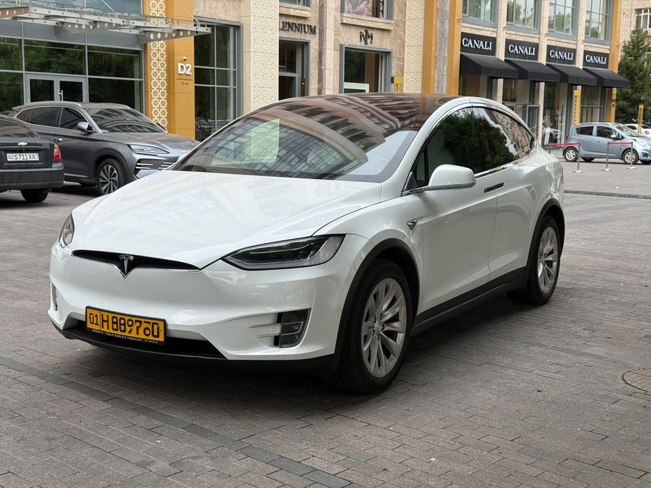 Tesla Model X 100D