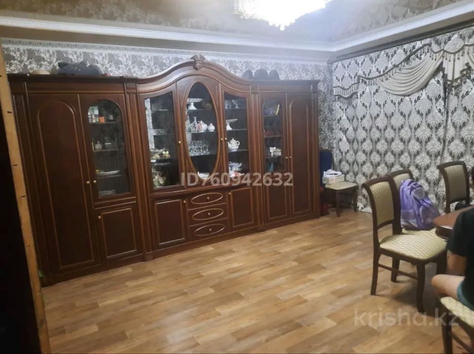 Бауырластар 2 мектептің алдынан үй сатылады