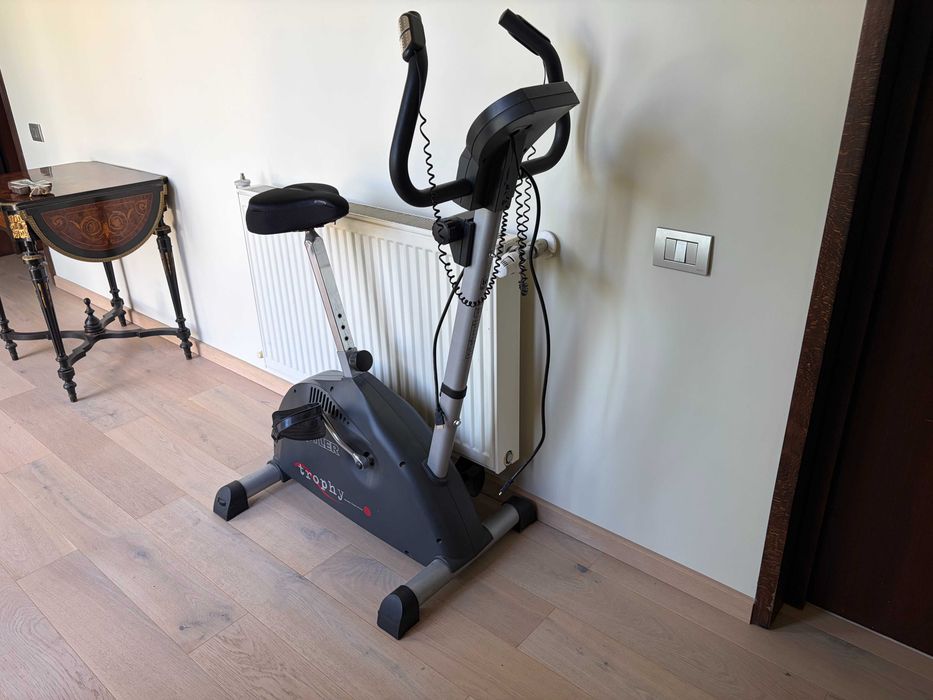 Bicicleta fitness cu 10 nivele dificultate (Stare functionala, doar ecranul nu merge) - 300 RON