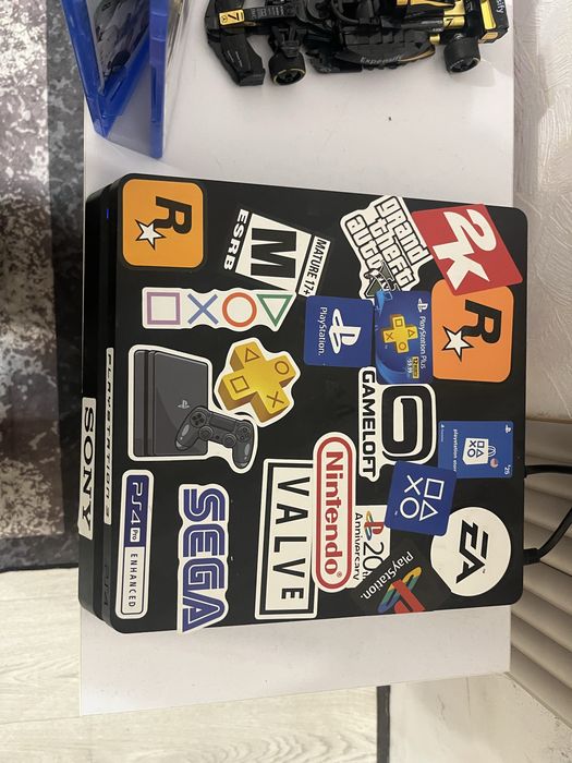 Play Station 4 slim 1tb