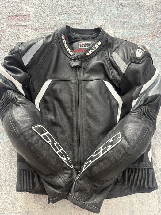 Costum moto / combinezon piele IXS marime 275 M/L
