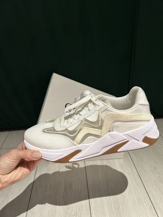 Adidasi / sneakers originali Guess