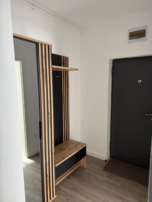 Inchiriez apartament 2 camere. Apartamentul este dotat si mobilat