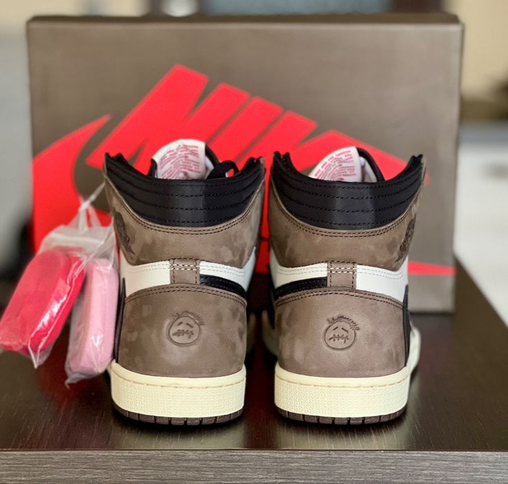 Air Jordan 1 x Travis Scott