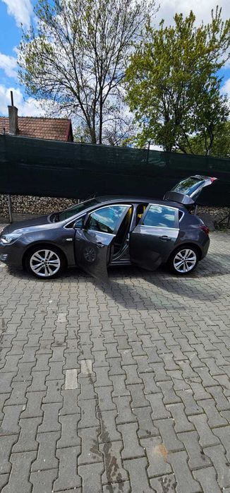 Opel Astra J 1.6 benzina