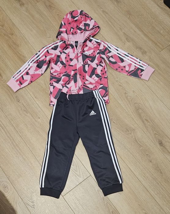 Trening Adidas  masura 98