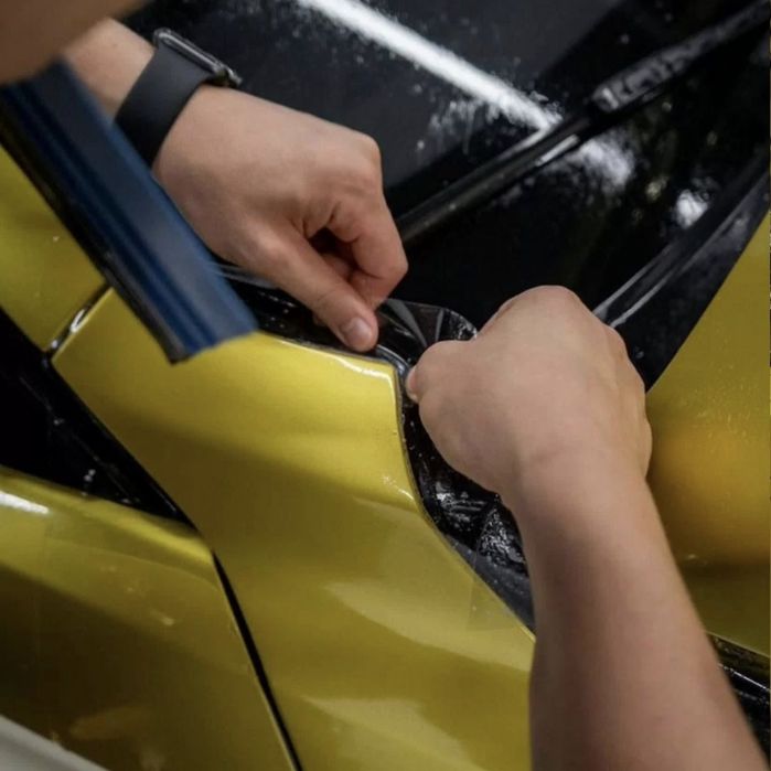 Оклейка автомобиля пленкой.