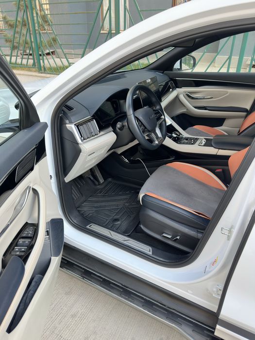 Продается BYD SONG PLUS DM-i (gibrit) 2023г 34.000 км , краска чистая.